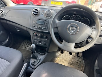 Used Dacia Sandero 2016 for sale - 79396092: Photo