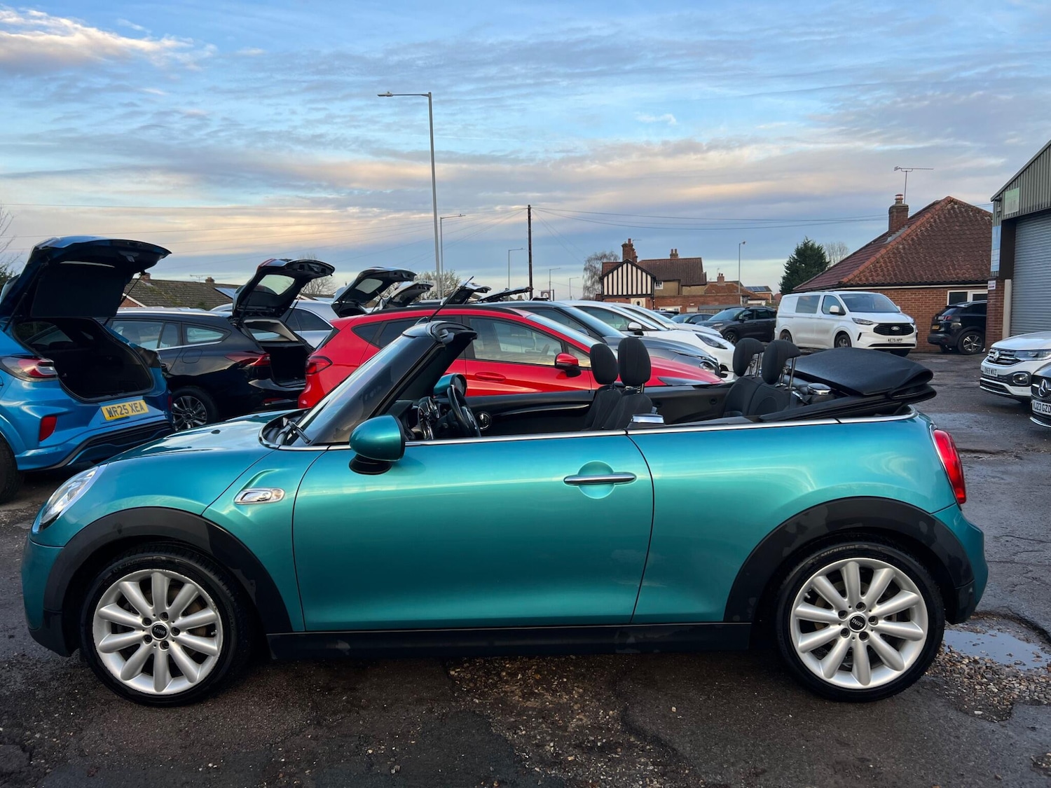 Used MINI Convertible 2017 for sale - 76771872: Photo 18