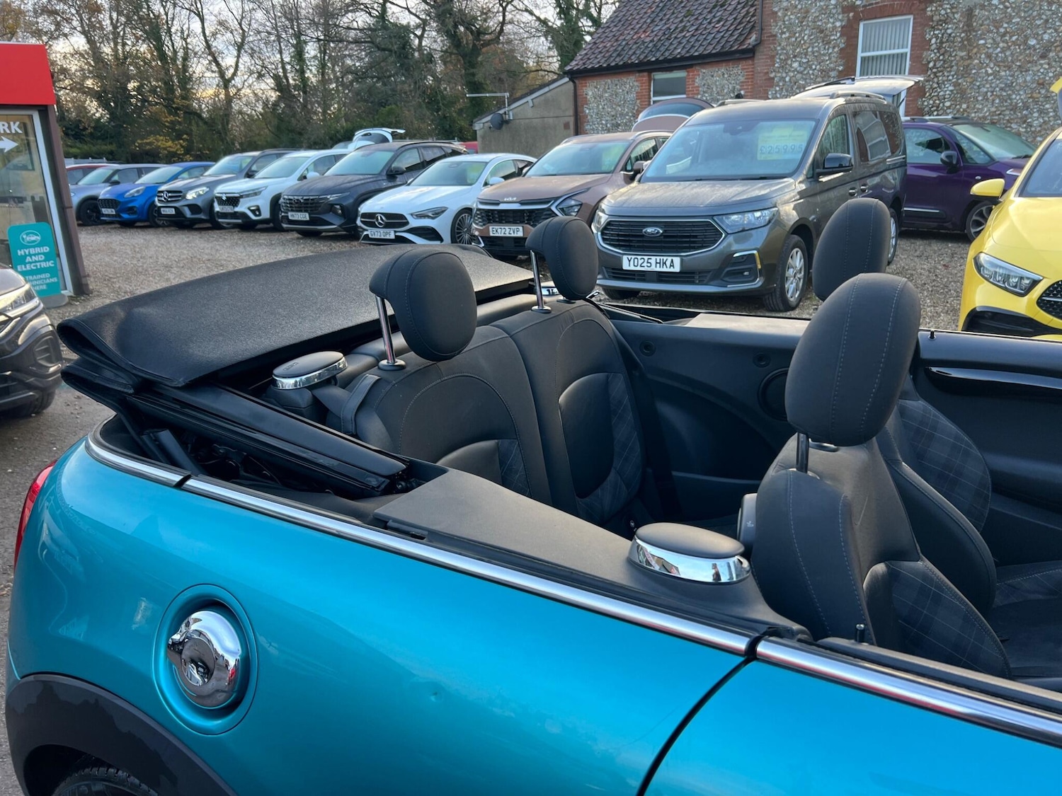Used MINI Convertible 2017 for sale - 76771872: Photo 35