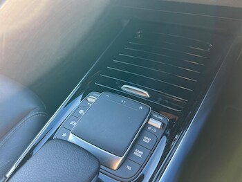 Used Mercedes-Benz GLA 2023 for sale - 75928317: Photo