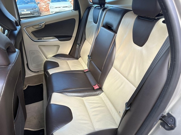 Used Volvo XC60 2011 for sale - 76217343: Photo 14