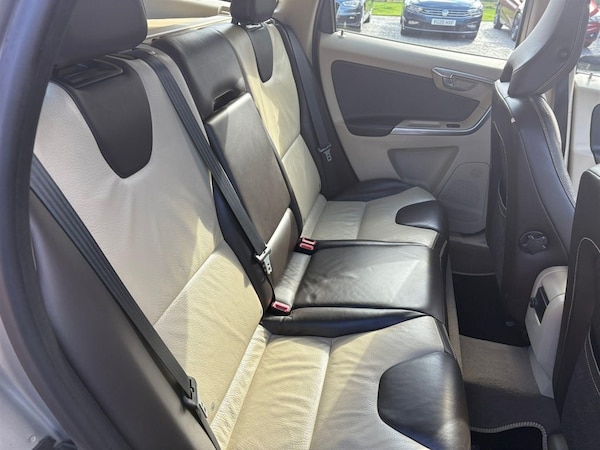 Used Volvo XC60 2011 for sale - 76217343: Photo 15