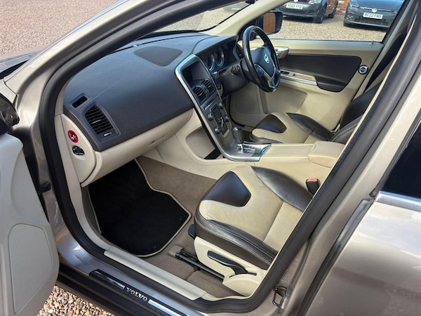 Used Volvo XC60 2011 for sale - 76217343: Photo 20