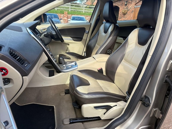 Used Volvo XC60 2011 for sale - 76217343: Photo 21
