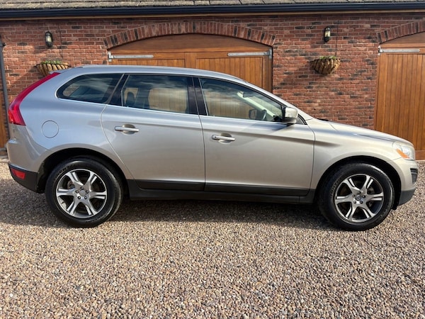 Used Volvo XC60 2011 for sale - 76217343: Photo 9