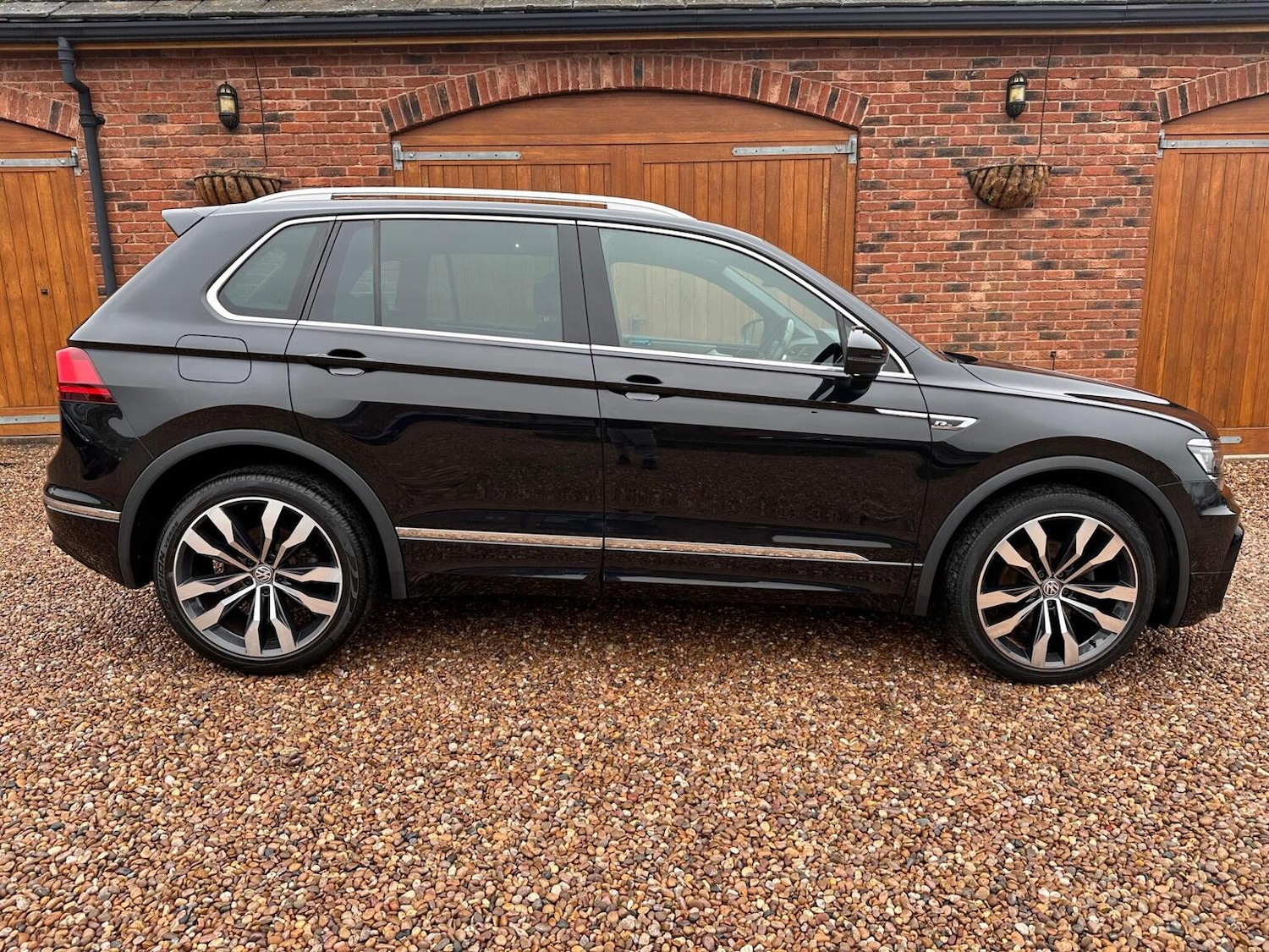 Used Volkswagen Tiguan 2017 for sale - 77638710: Photo 4