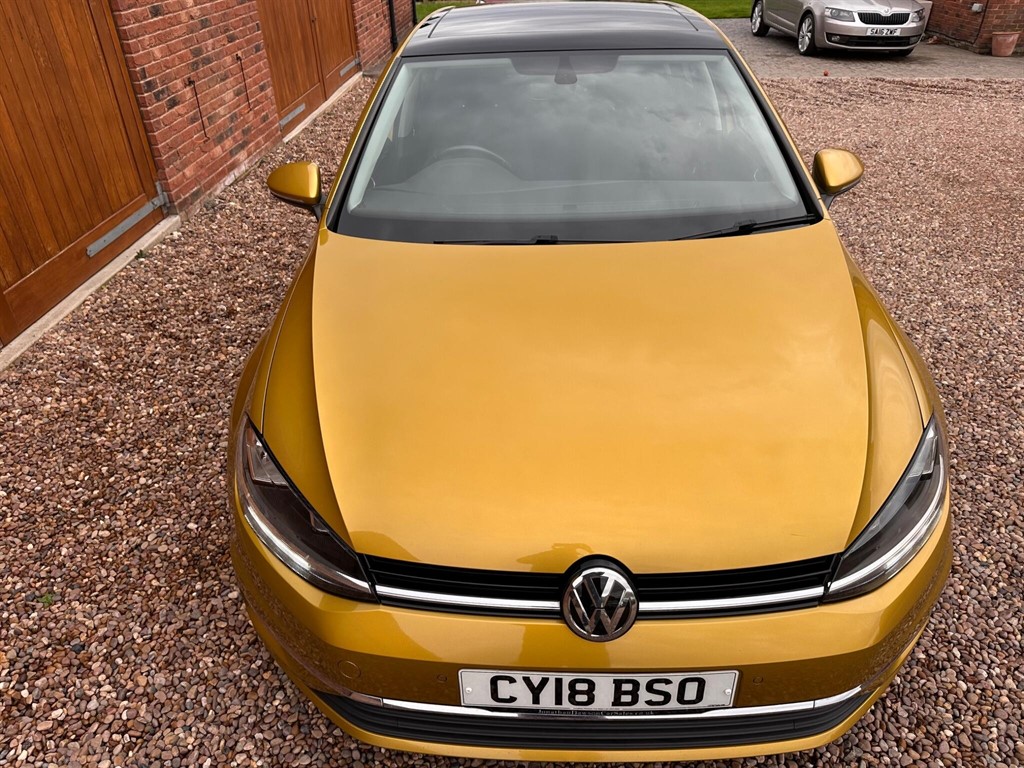 Used Volkswagen Golf 2018 for sale - 76507806: Photo 2