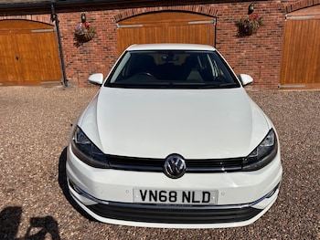 Used Volkswagen Golf 2018 for sale - 75869455: Photo