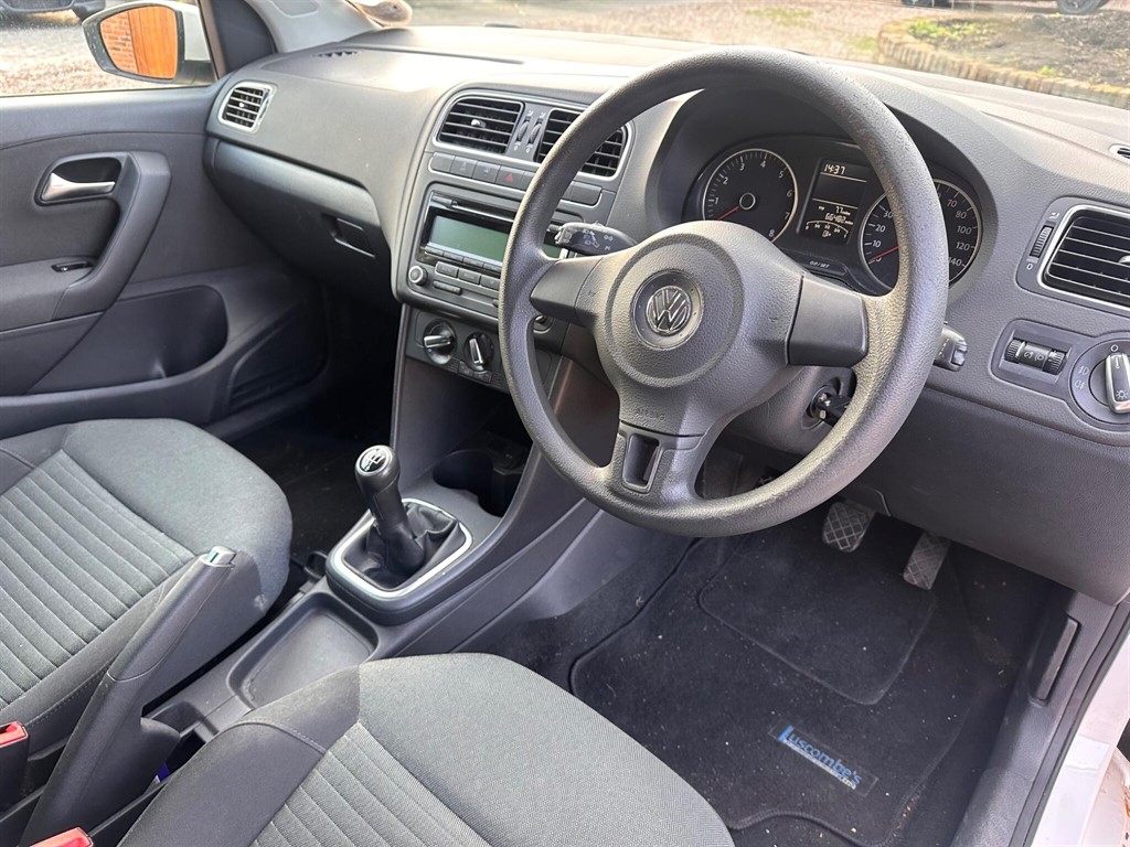 Used Volkswagen Polo 2011 for sale - 77269500: Photo 10