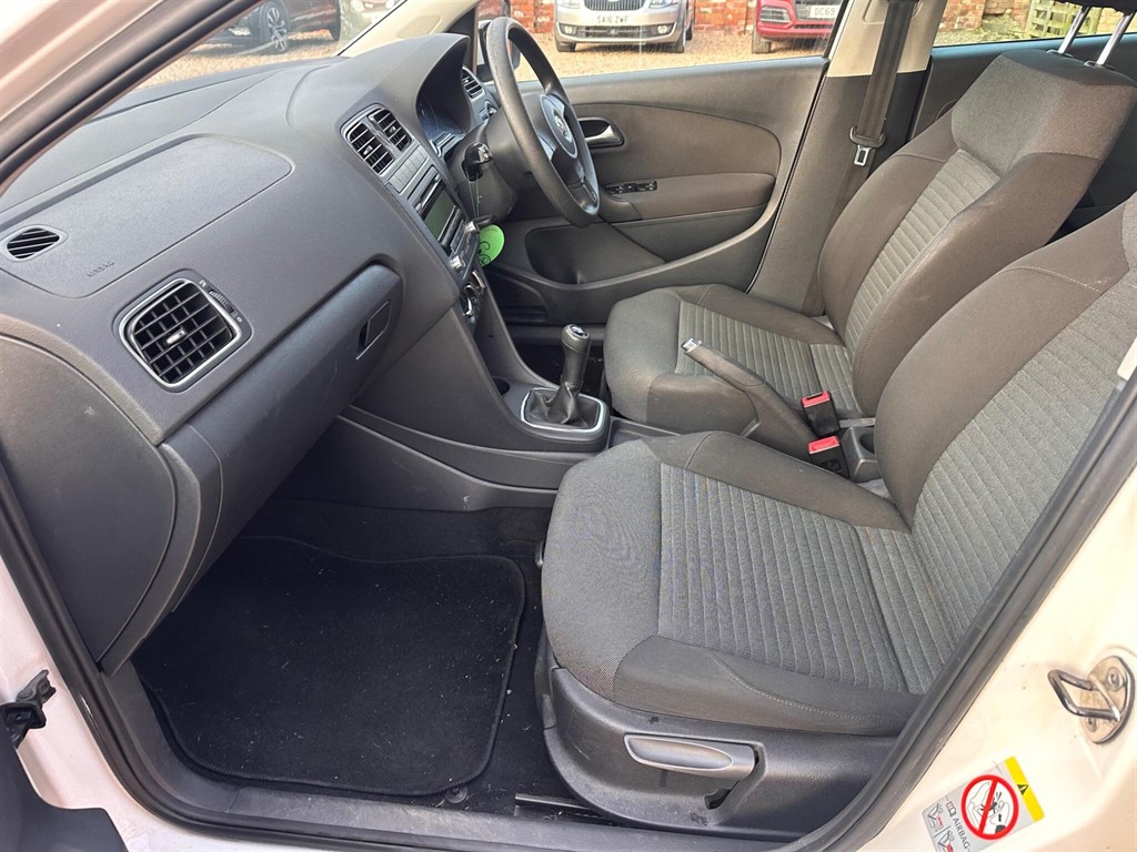 Used Volkswagen Polo 2011 for sale - 77269500: Photo 13