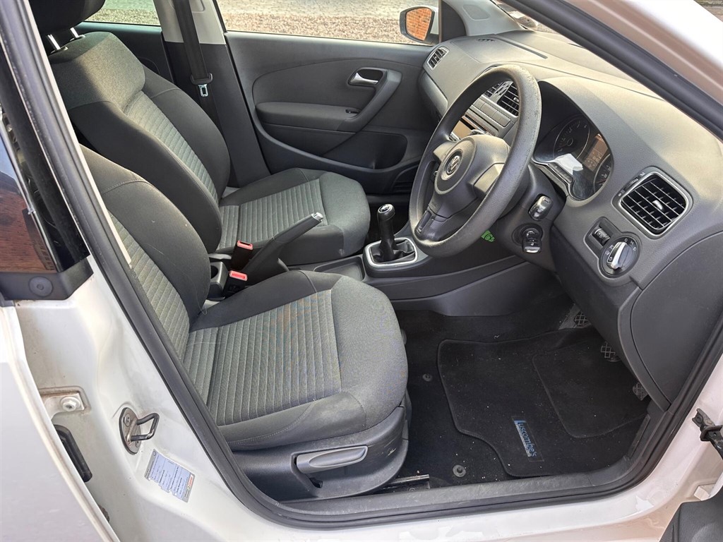 Used Volkswagen Polo 2011 for sale - 77269500: Photo 9