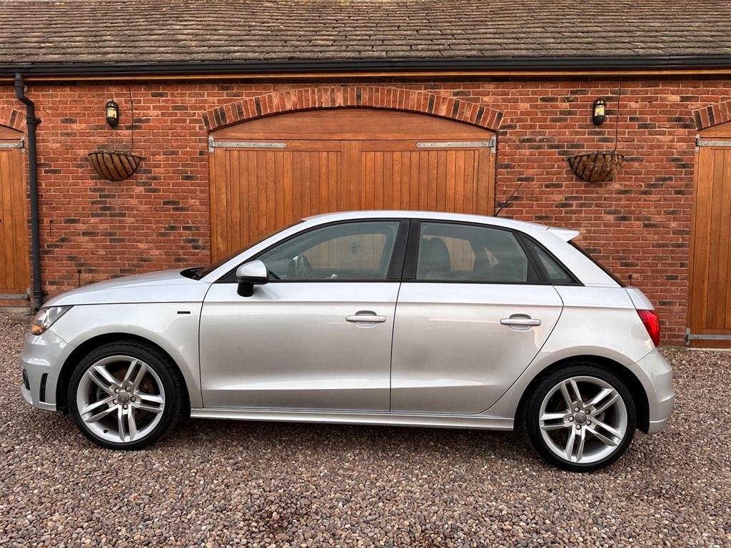 Used Audi A1 2013 for sale - 76709765: Photo 4