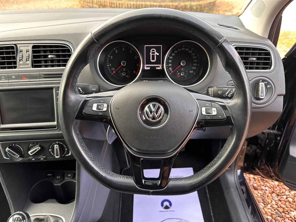 Used Volkswagen Polo 2015 for sale - 77354023: Photo 20