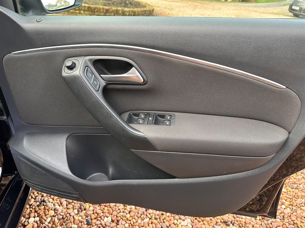 Used Volkswagen Polo 2015 for sale - 77354023: Photo 28