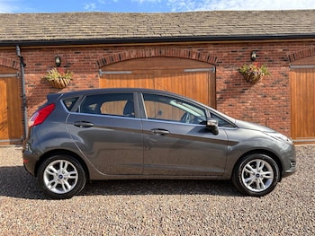 Used Ford Fiesta 2017 for sale - 76015334: Photo