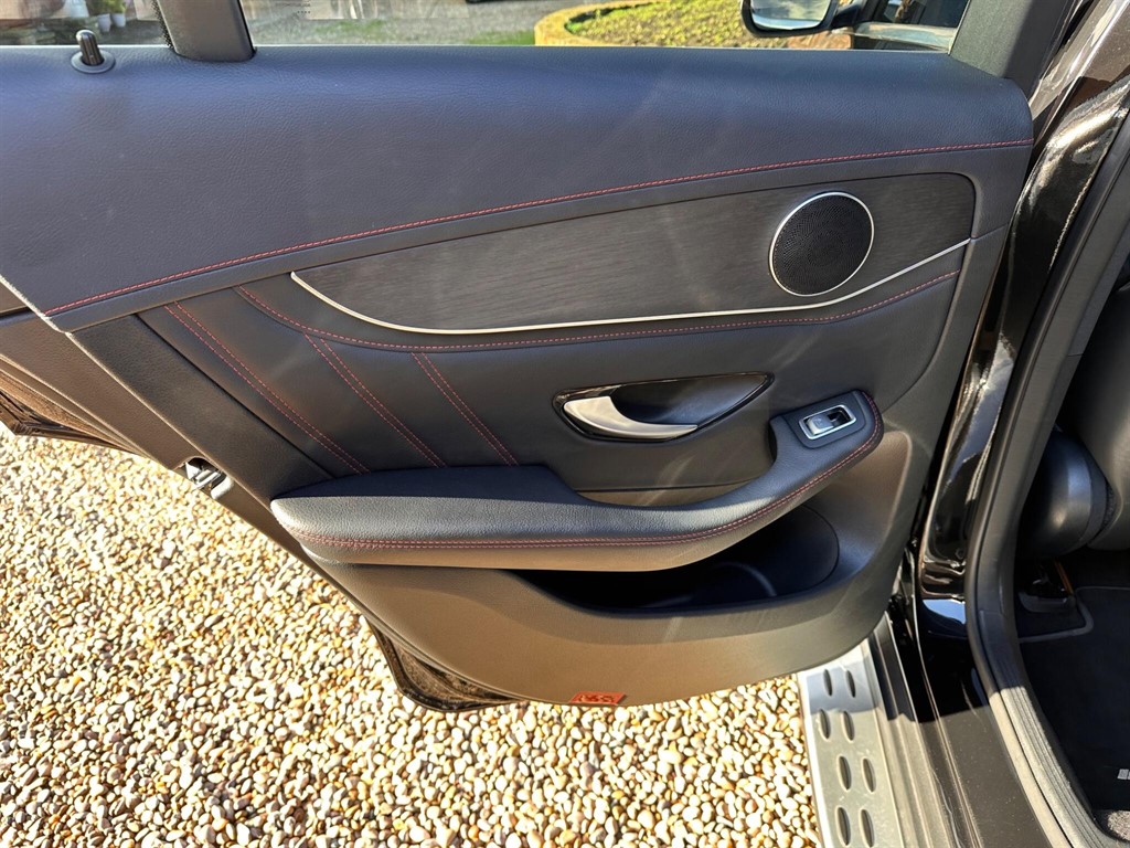 Used Mercedes-Benz GLC 2022 for sale - 76532345: Photo 32