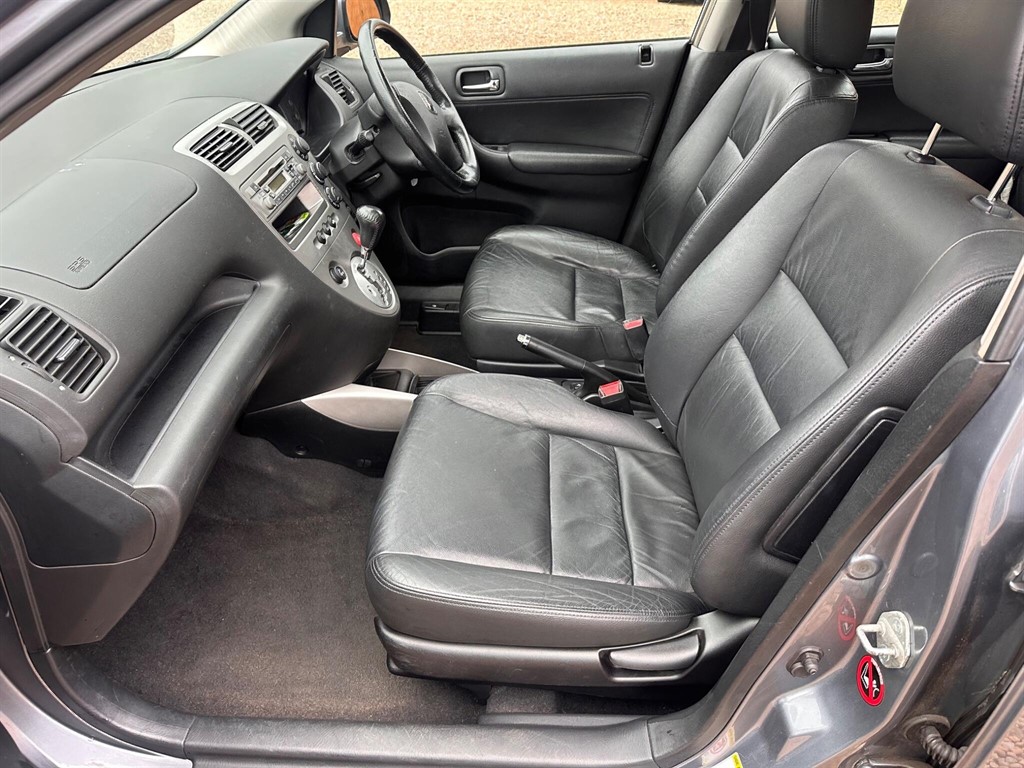 Used Honda Civic 2004 for sale - 76476283: Photo 14