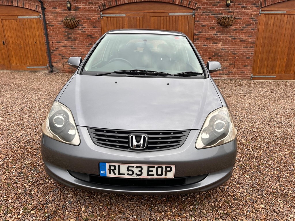 Used Honda Civic 2004 for sale - 76476283: Photo 2