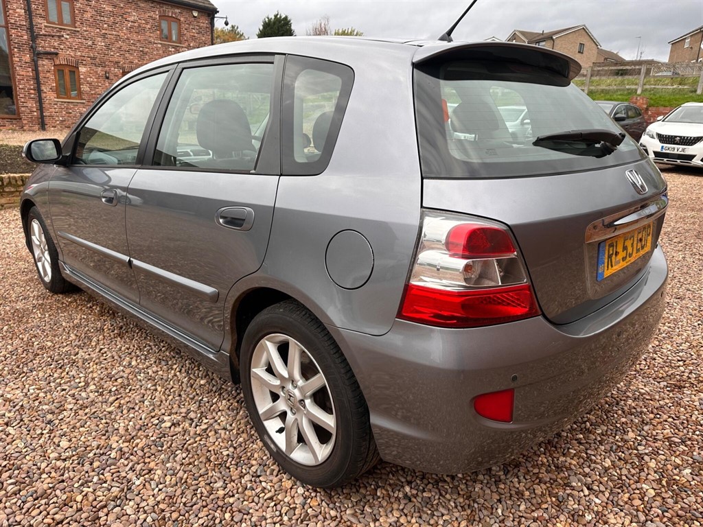 Used Honda Civic 2004 for sale - 76476283: Photo 4