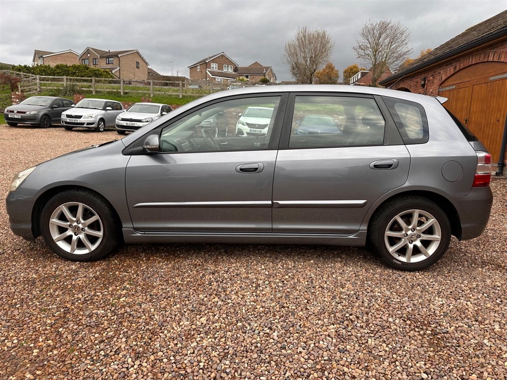 Used Honda Civic 2004 for sale - 76476283: Photo 5