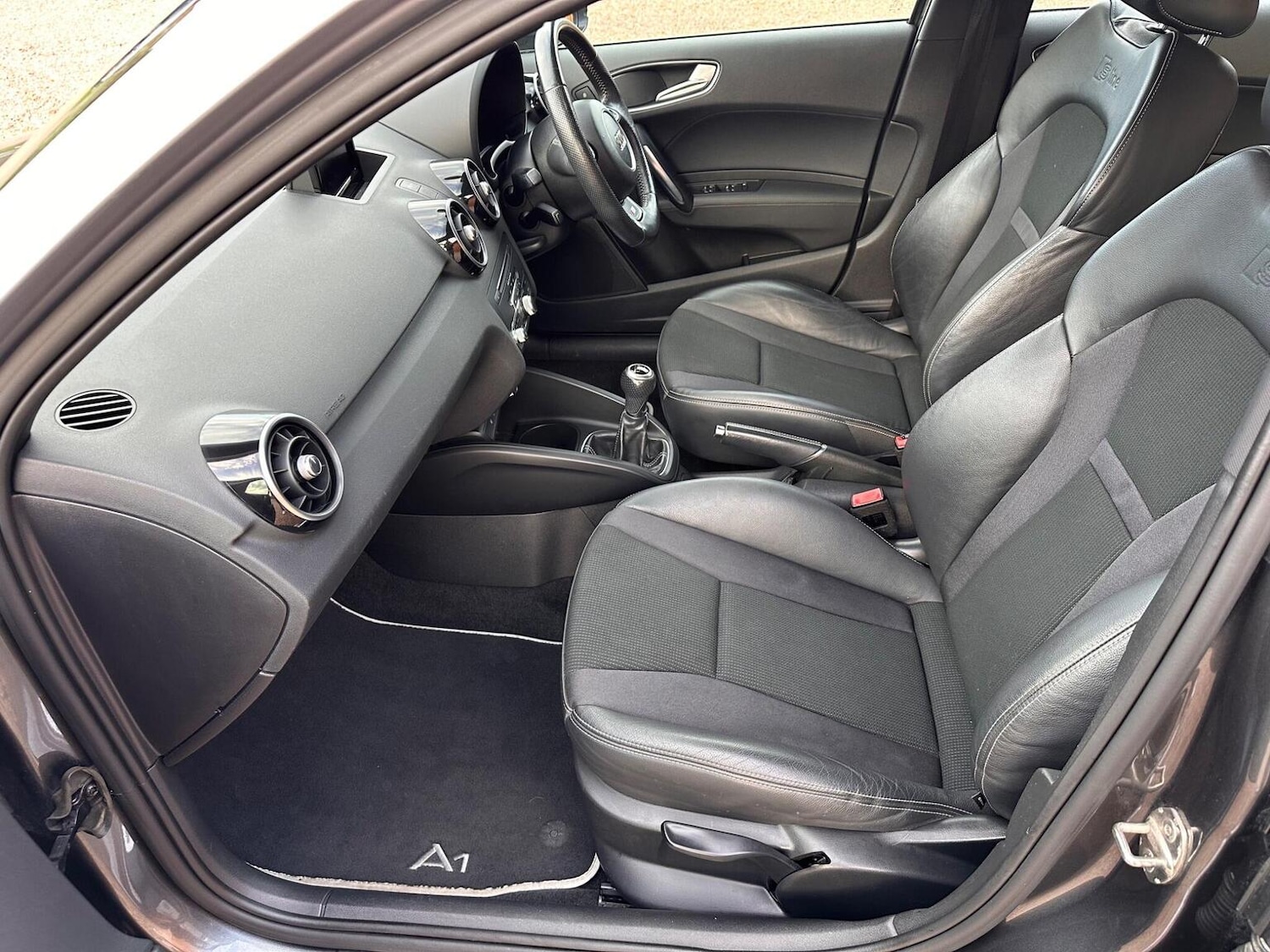 Used Audi A1 2015 for sale - 77638712: Photo 37