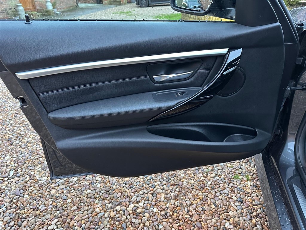 Used BMW 3 Series 2017 for sale - 76978070: Photo 17