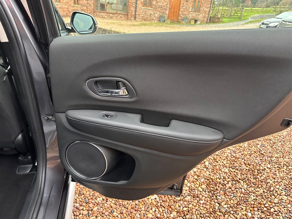 Used Honda HR-V 2015 for sale - 77326589: Photo 30