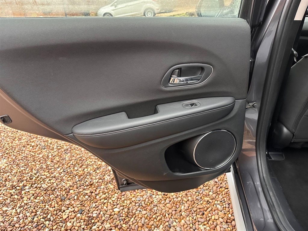 Used Honda HR-V 2015 for sale - 77326589: Photo 31