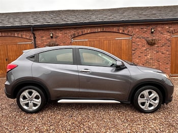 Used Honda HR-V 2015 for sale - 77326589: Photo