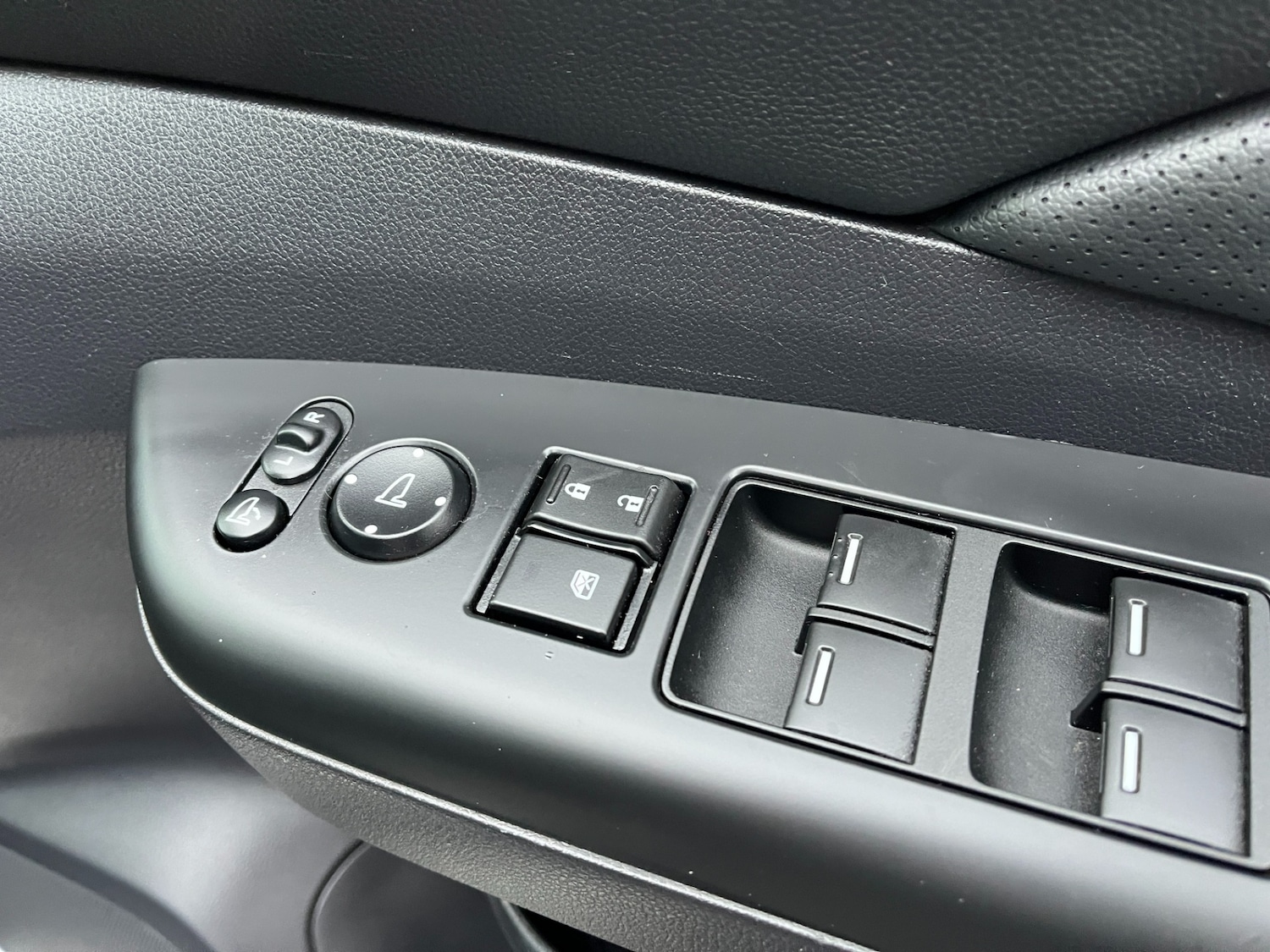 Used Honda CR-V 2017 for sale - 76805031: Photo 23