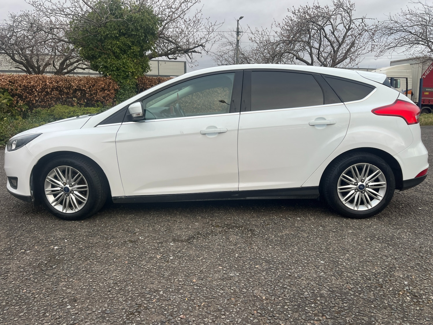Used Ford Focus 2017 for sale - 77997336: Photo 5