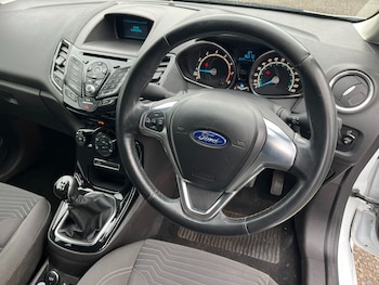 Used Ford Fiesta 2015 for sale - 78337353: Photo