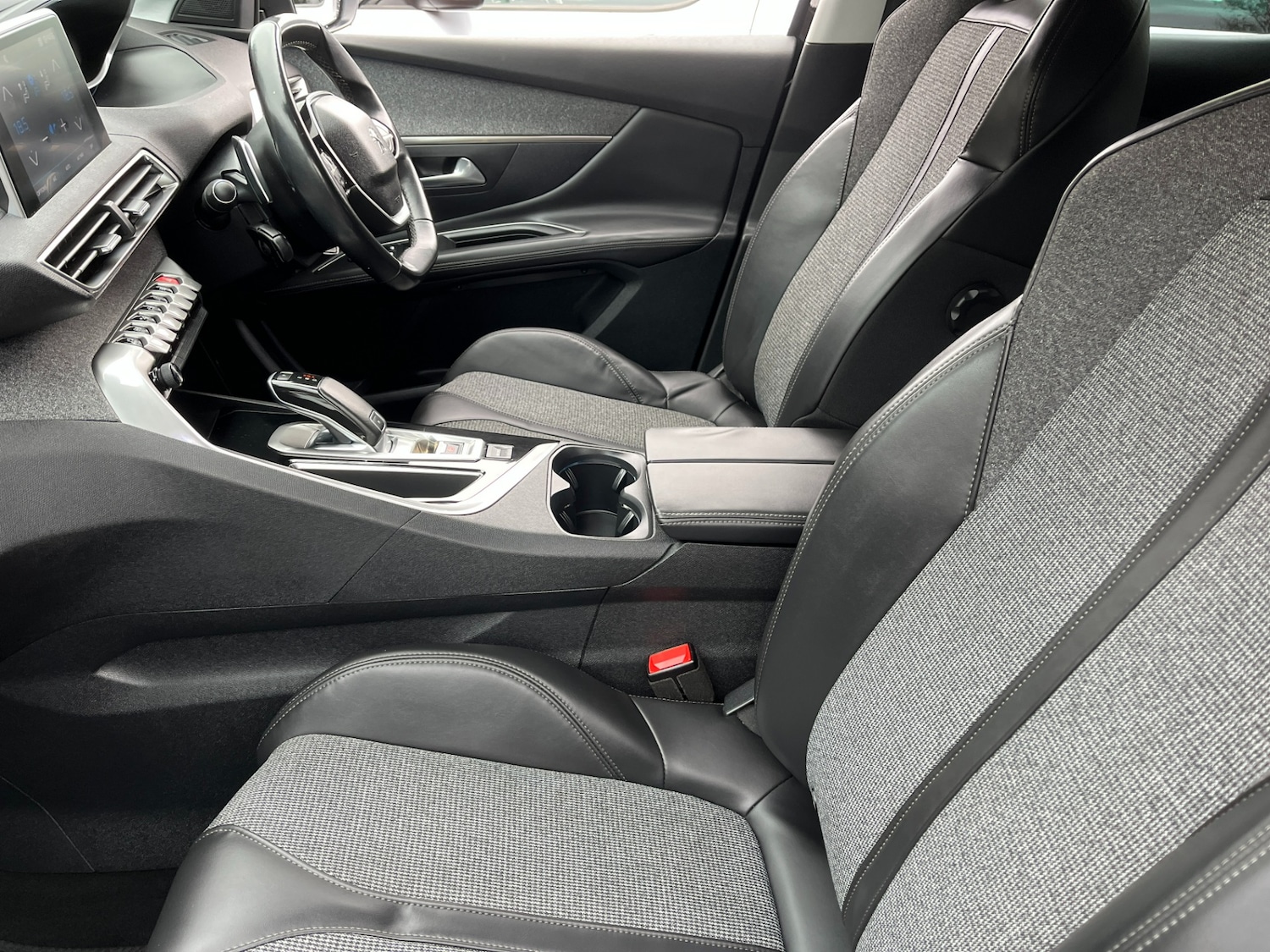 Used Peugeot 3008 2018 for sale - 76705715: Photo 14