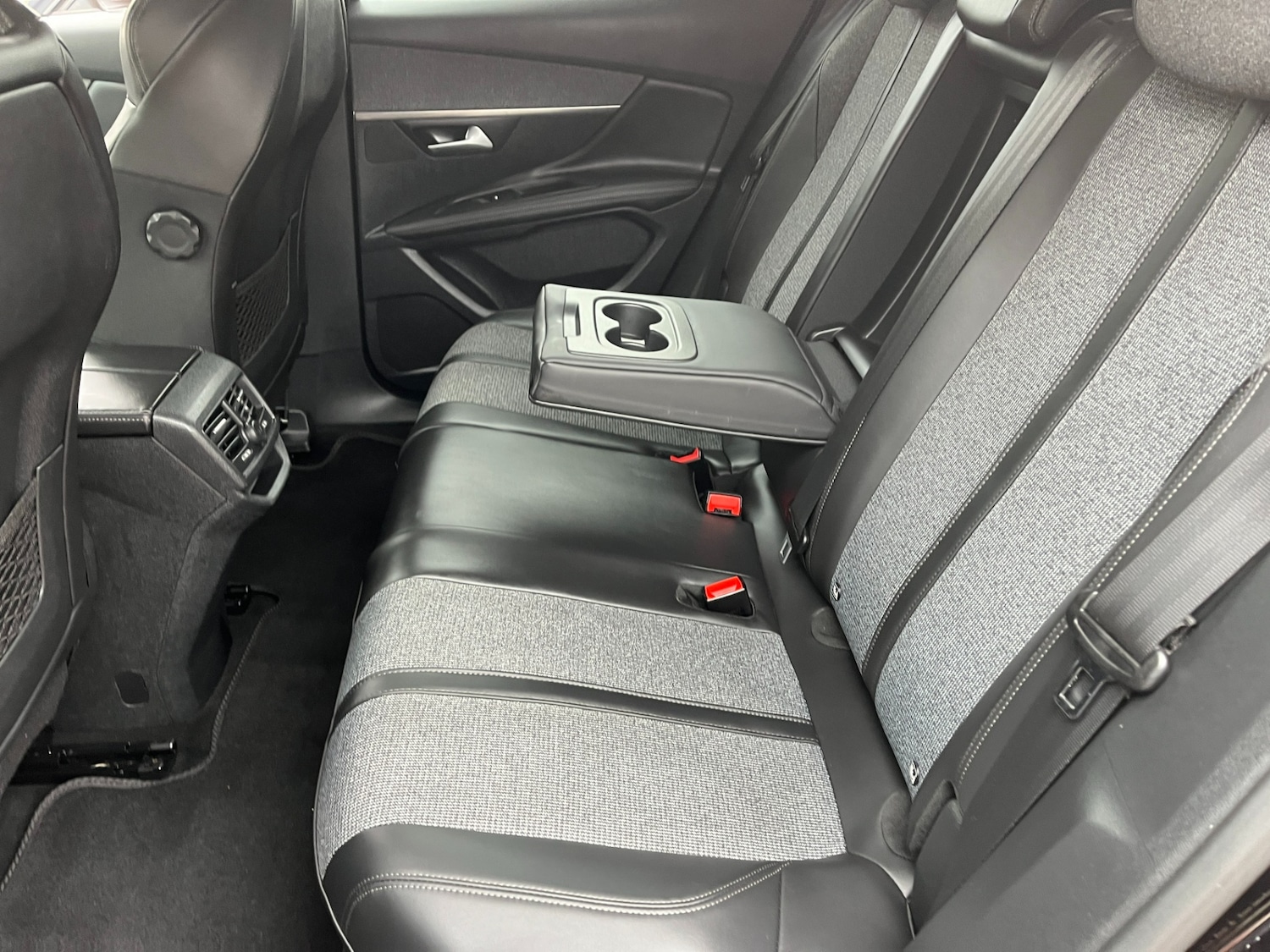 Used Peugeot 3008 2018 for sale - 76705715: Photo 17