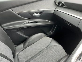 Used Peugeot 3008 2018 for sale - 76705715: Photo