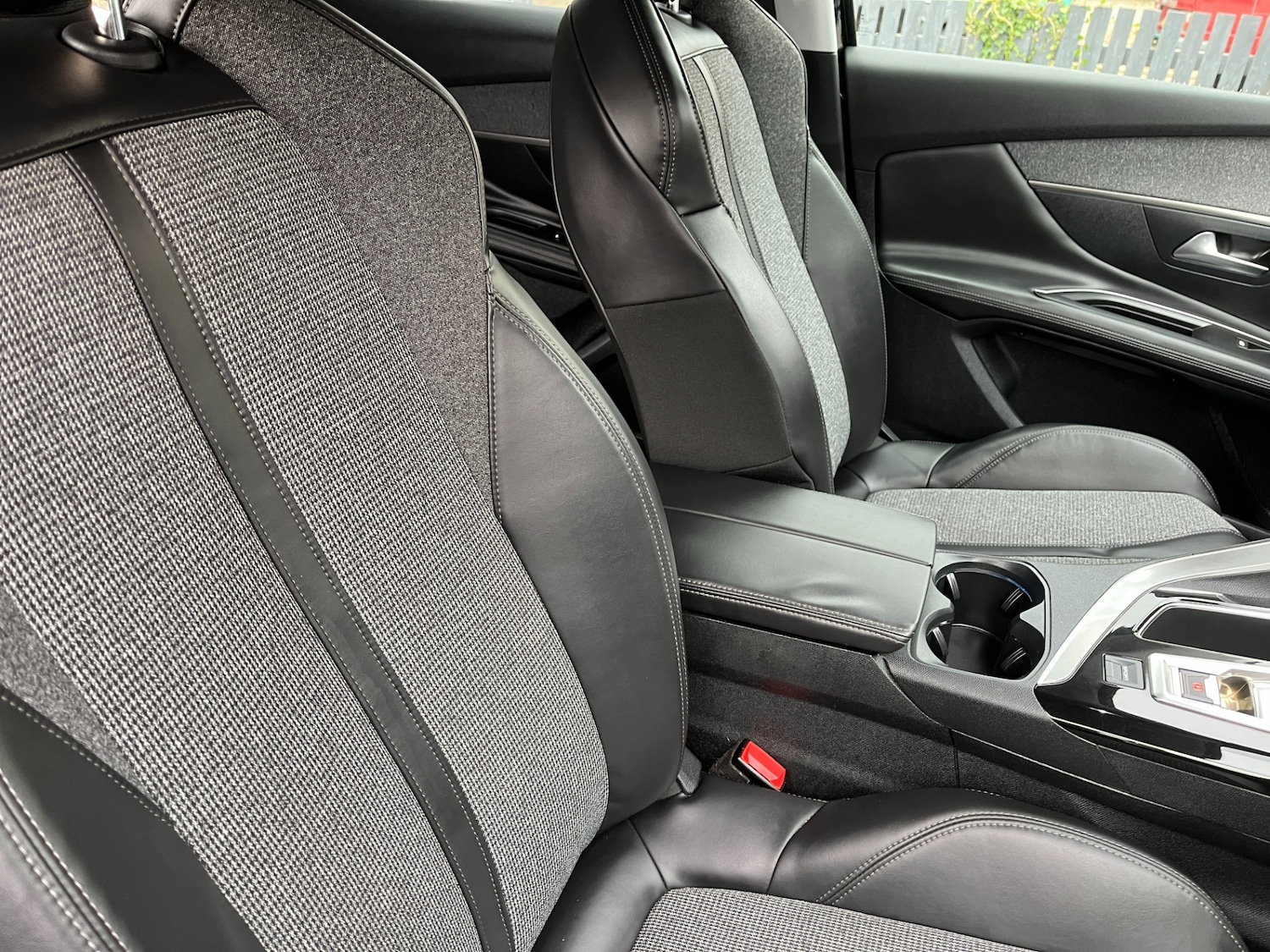 Used Peugeot 3008 2018 for sale - 76705715: Photo 9