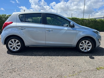Used Hyundai i20 2014 for sale - 79042164: Photo