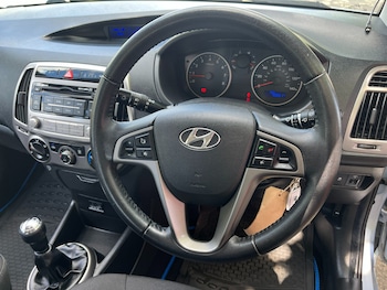 Used Hyundai i20 2014 for sale - 79042164: Photo