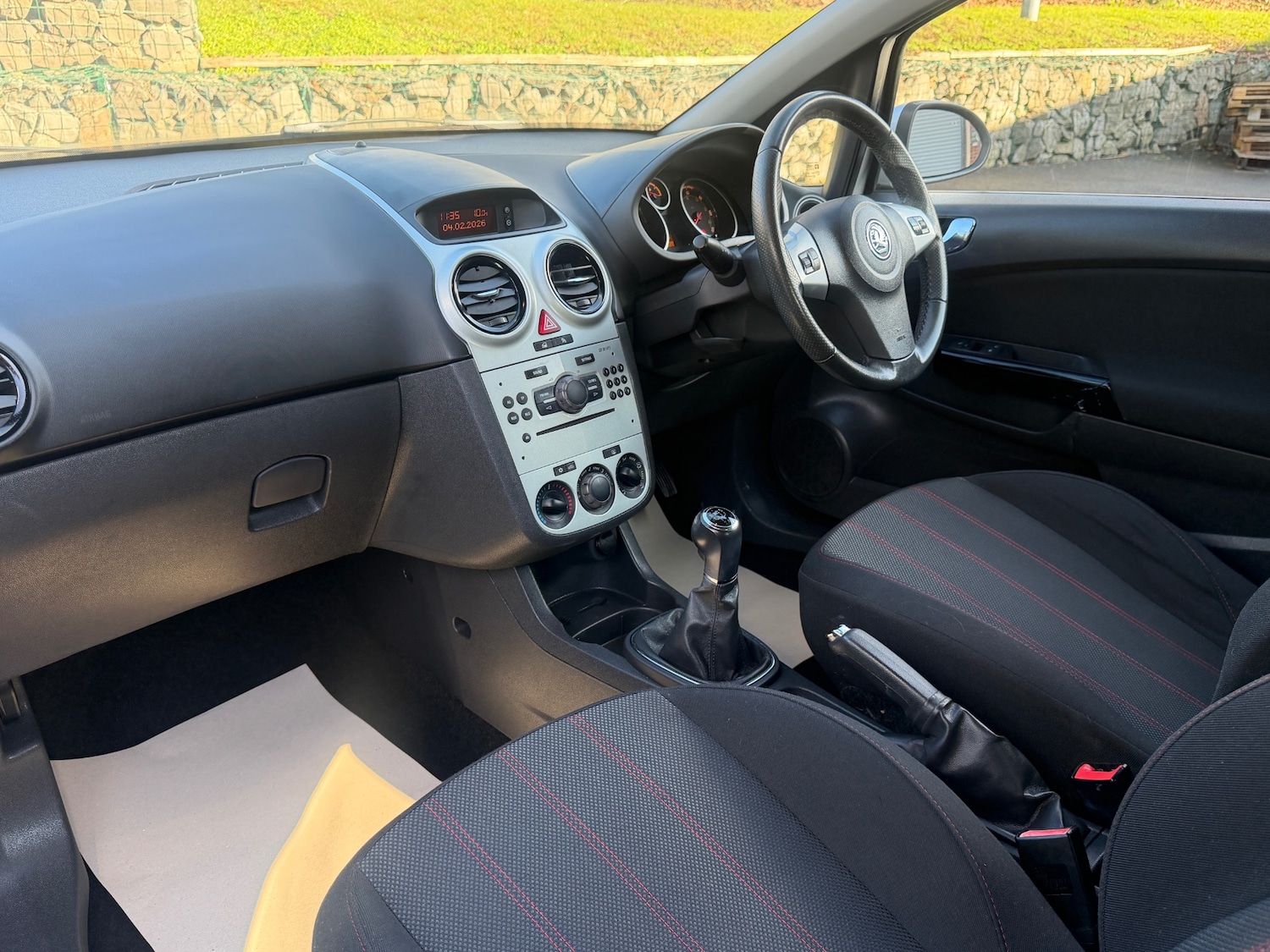 Used Vauxhall Corsa 2009 for sale - 77432901: Photo 2