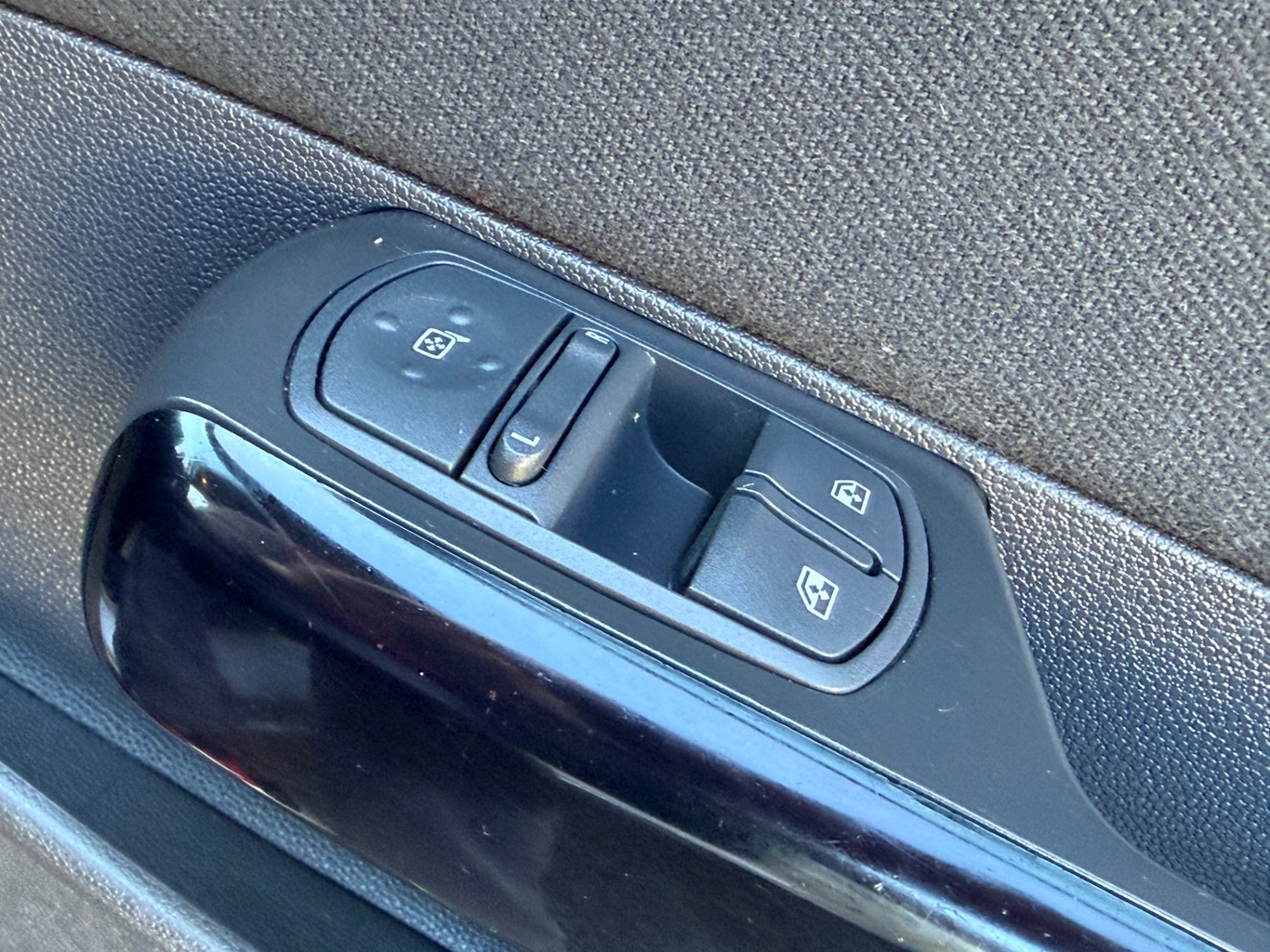 Used Vauxhall Corsa 2009 for sale - 77432901: Photo 39