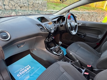 Used Ford Fiesta 2015 for sale - 76237498: Photo 2