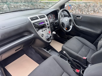 Used Honda Civic 2005 for sale - 76182231: Photo 2