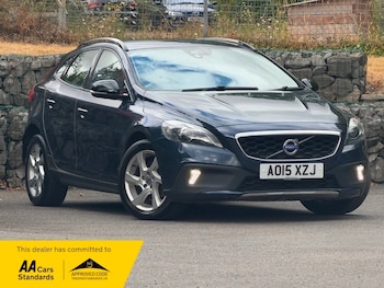 Used Volvo V40 2015 for sale - 79406038: Photo