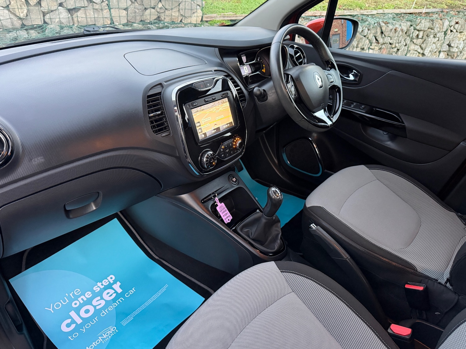 Used Renault Captur 2013 for sale - 76901772: Photo 2