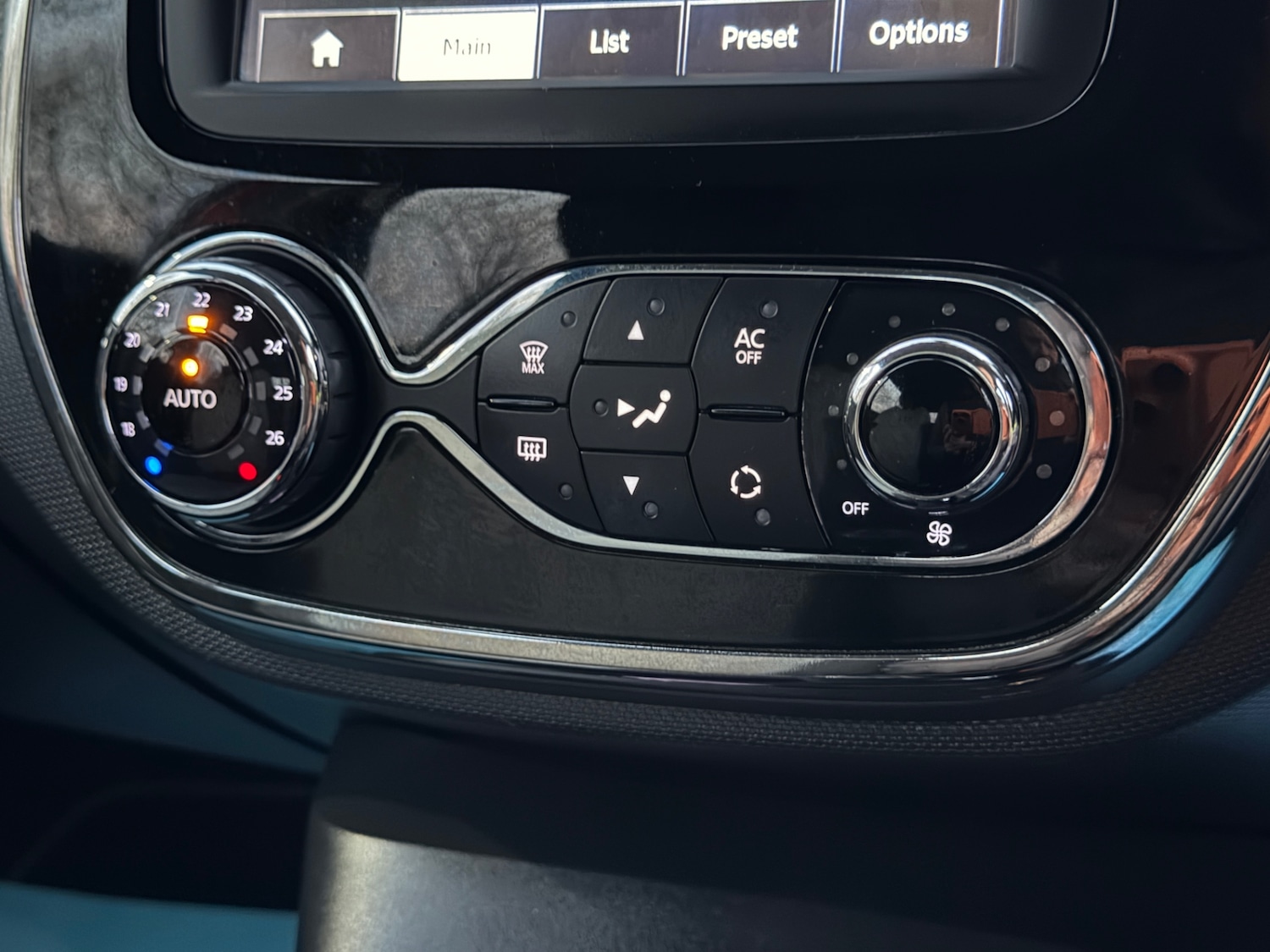 Used Renault Captur 2013 for sale - 76901772: Photo 30