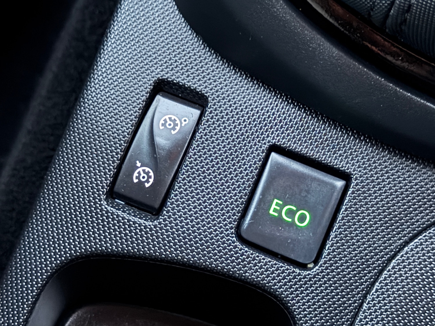 Used Renault Captur 2013 for sale - 76901772: Photo 32