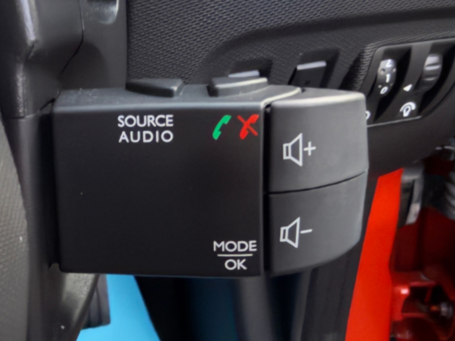 Used Renault Captur 2013 for sale - 76901772: Photo 35