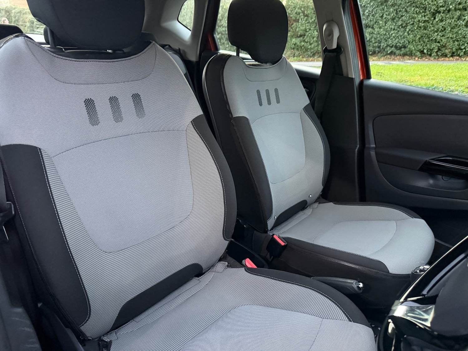 Used Renault Captur 2013 for sale - 76901772: Photo 8