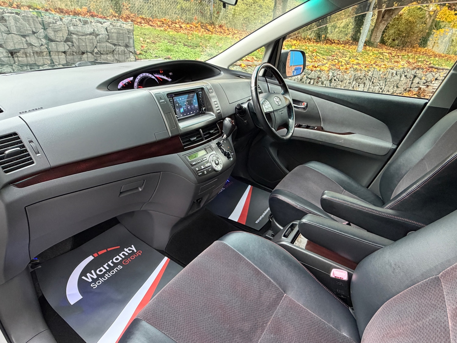 Used Toyota Estima 2023 for sale - 76353720: Photo 2