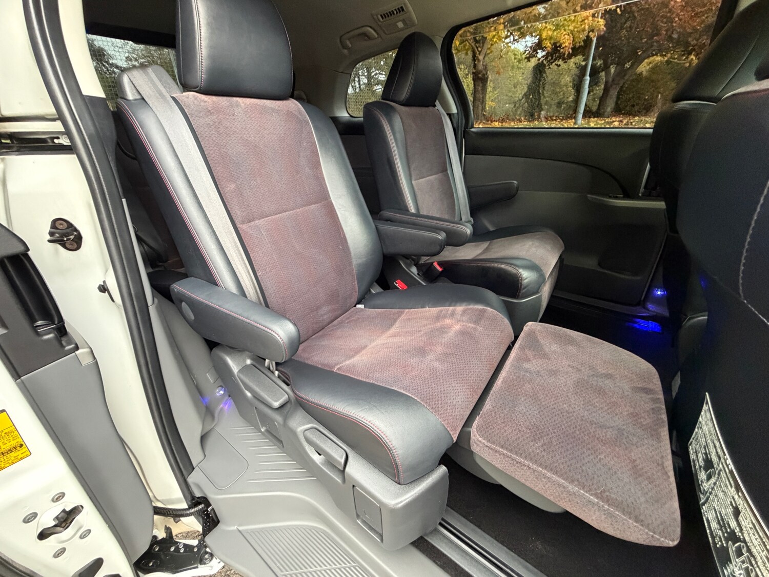 Used Toyota Estima 2023 for sale - 76353720: Photo 44